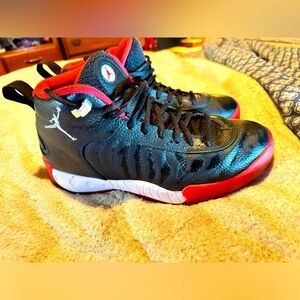 JORDANS SIZE 10  MENS Black and Red Sneakers